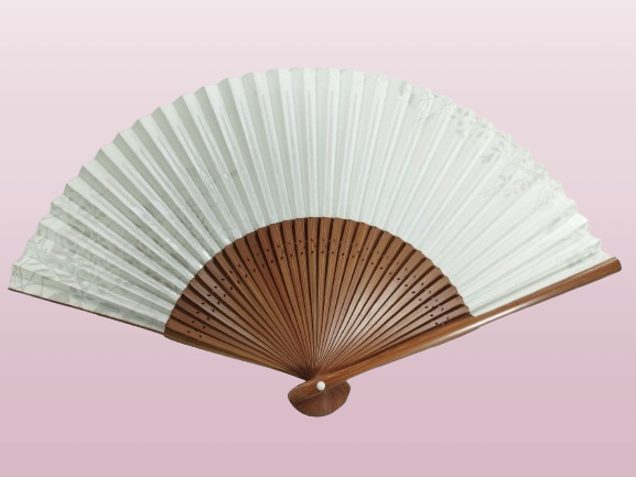 White Classic Japanese Folding Fan — Natural Wood Ribs(Pre-Owned /No. 40 )